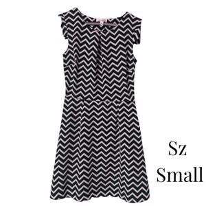 Blue Chevron A-Line Dress Small Knee Length Cap Sleeve Women’s Casual Chic Sz S